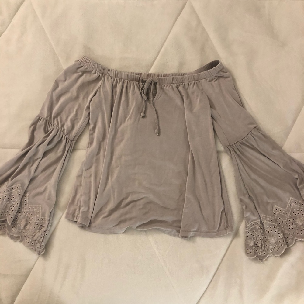 American Eagle off the should top.